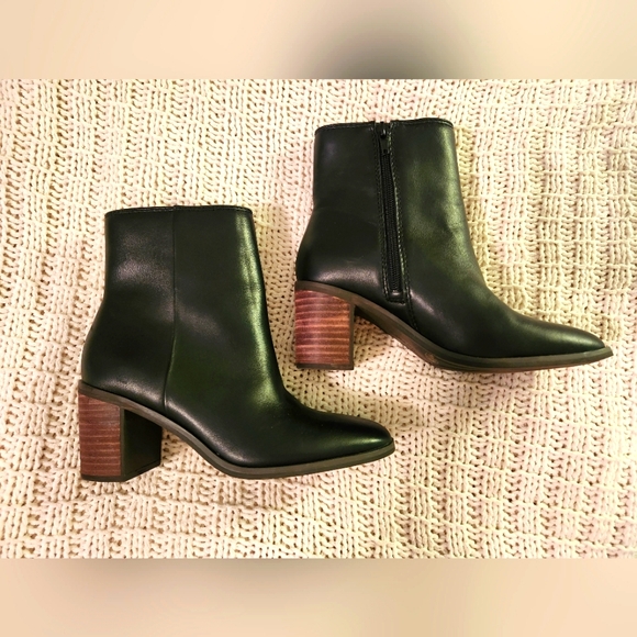 Lucky🍀Brand Block Heel Black Leather Ankle Boots, size 6.5 / 37 - Picture 1 of 6